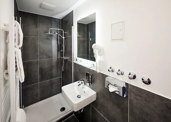 Smarty Dom - Boardinghouse - Kontaktloser Self Check-in 3* Keulen