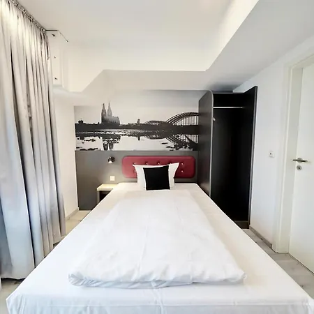 Smarty Dom - Boardinghouse - Kontaktloser Self Check-in 3* Cologne