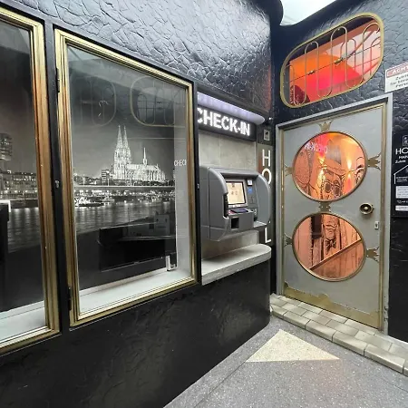 Smarty Dom - Boardinghouse - Kontaktloser Self Check-in 3* Cologne