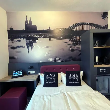 Smarty Dom - Boardinghouse - Kontaktloser Self Check-in 3* Cologne