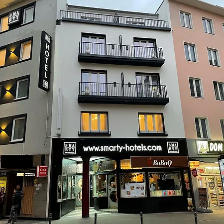 Smarty Dom - Boardinghouse - Kontaktloser Self Check-in 3* Keulen