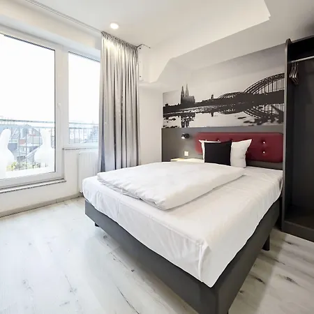 Smarty Dom - Boardinghouse - Kontaktloser Self Check-in 3* Cologne