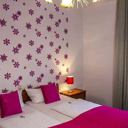 Smarty Dom - Boardinghouse - Kontaktloser Self Check-in Hotel