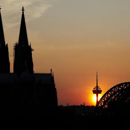 Smarty Dom - Boardinghouse - Kontaktloser Self Check-in 3* Cologne