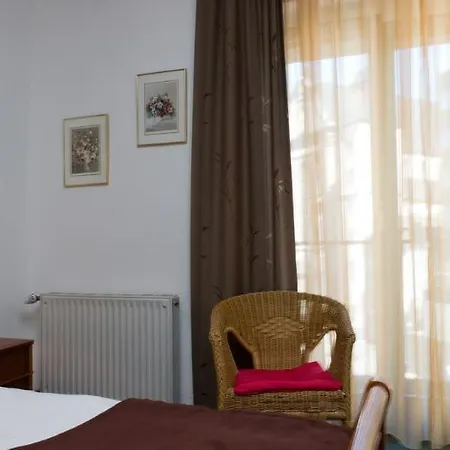 Smarty Dom - Boardinghouse - Kontaktloser Self Check-in 3* Cologne