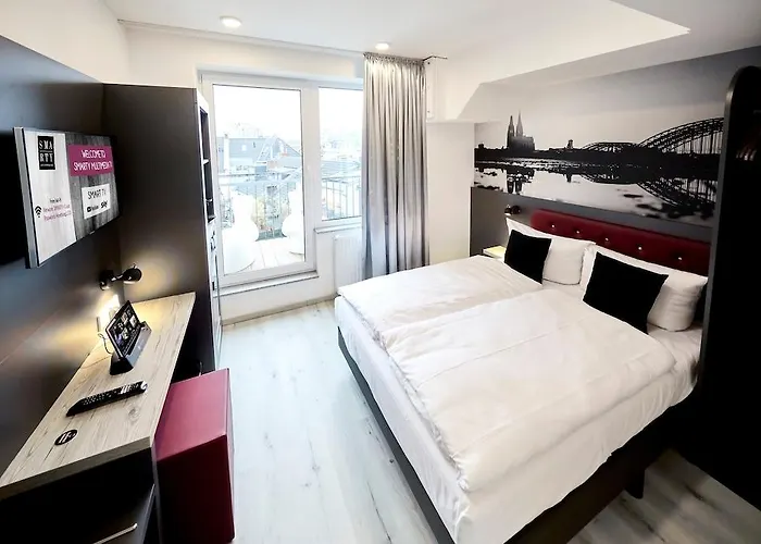 Отель Smarty Dom - Boardinghouse - Kontaktloser Self Check-in Кёльн