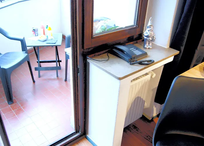 Smarty Dom - Boardinghouse - Kontaktloser Self Check-in 3* Кёльн