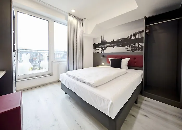 Smarty Dom - Boardinghouse - Kontaktloser Self Check-in 3* Кёльн