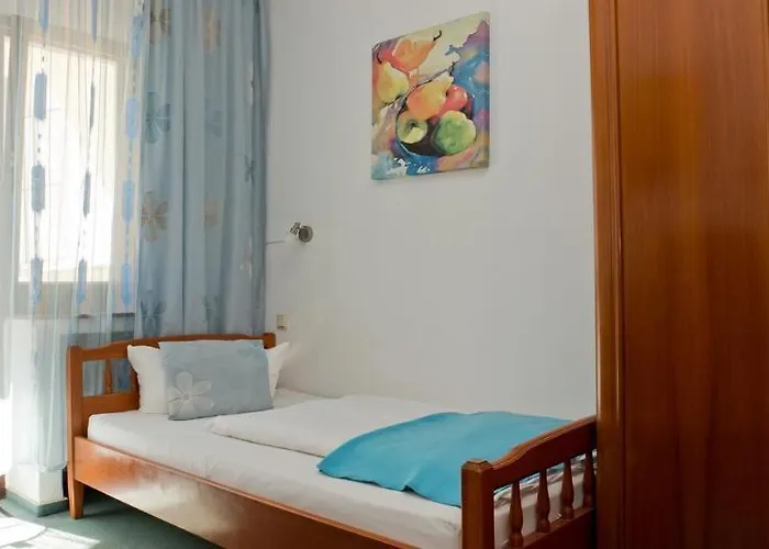 Отель Smarty Dom - Boardinghouse - Kontaktloser Self Check-in 3*