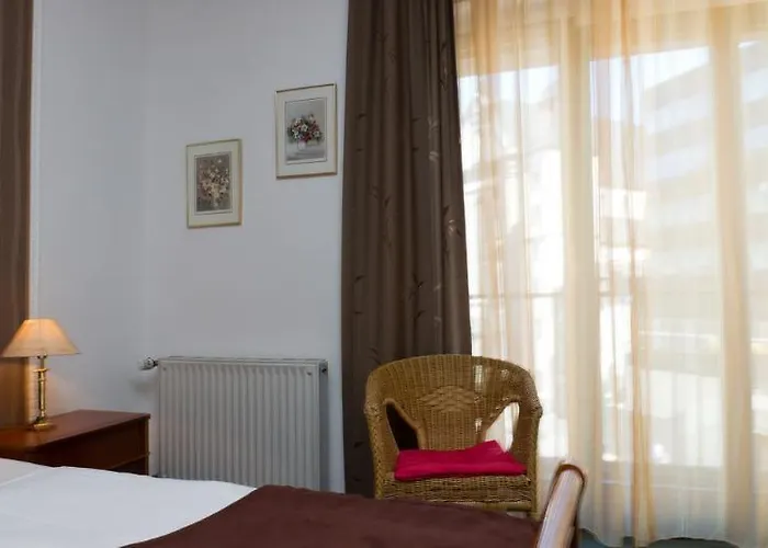 Smarty Dom - Boardinghouse - Kontaktloser Self Check-in 3* Кёльн