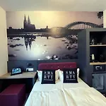 Smarty Dom - Boardinghouse - Kontaktloser Self Check-in 3* Kolín nad Rýnem