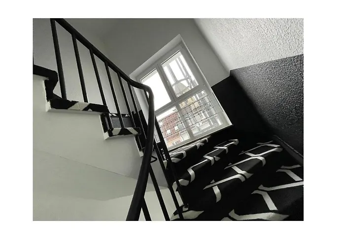 Smarty Dom - Boardinghouse - Kontaktloser Self Check-in Hotell